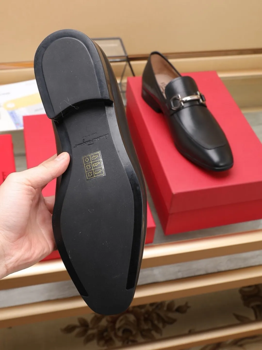 P620💰🔥《Ferragamo》👏Latest • High-end top brand luxury ~ purchasing agency, top quality ~. New fashionable business men's shoes🔜The uppers are made of original open-edge beaded cowhide➕cowhide·lining, with fine workmanship. The original stylish and soft combination wear-resistant and non-slip outsole is light and comfortable on the feet. The real thing looks better in real life. Size: 38/45